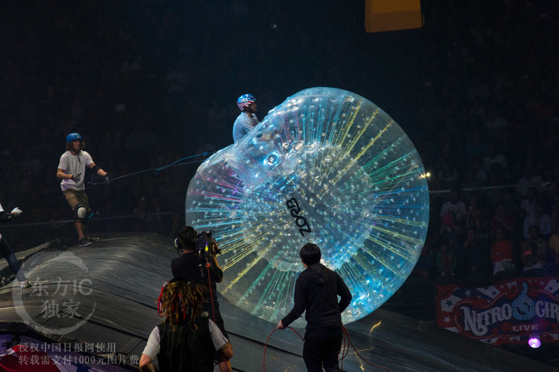 Death-defying stunt show in Macao