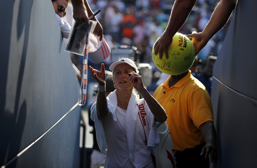 US Open day 8: Djokovic tops Kohlschreiber into quarters