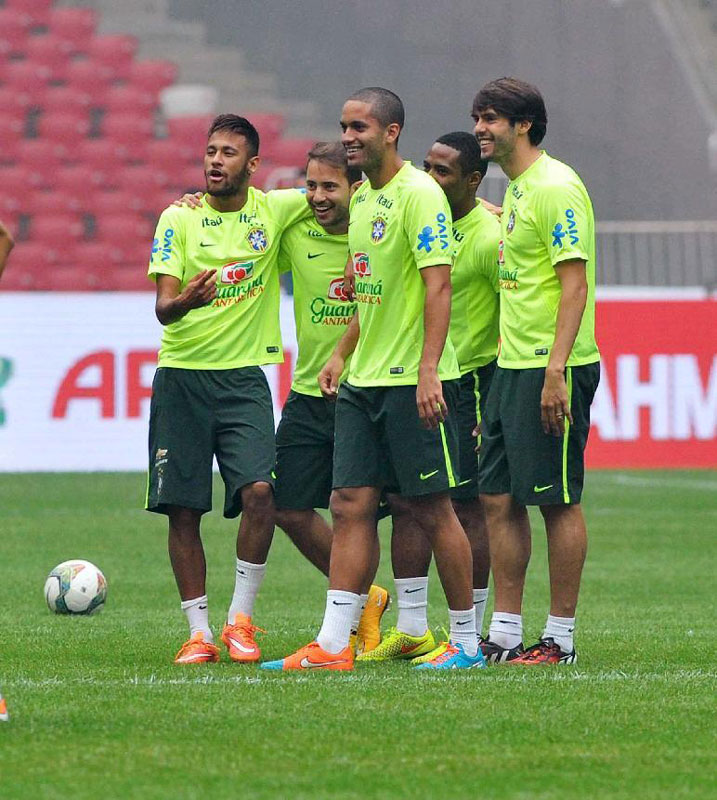 Brazilian soccer stars train for friendly match in 