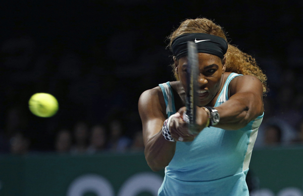 Williams beats Bouchard 6-1, 6-1 at WTA Finals