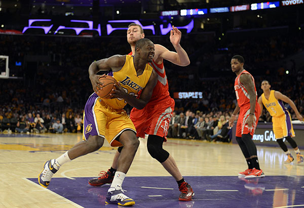 Lakers rookie Randle to miss rest of season