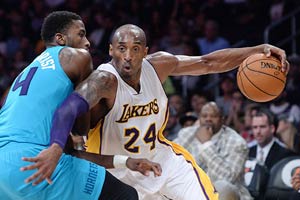 Warriors beat Lakers 136-115 despite Kobe's 44