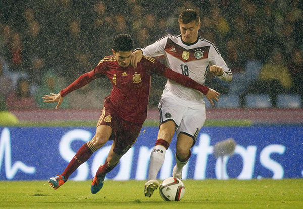 Spain beaten by late Kroos missile for Germany