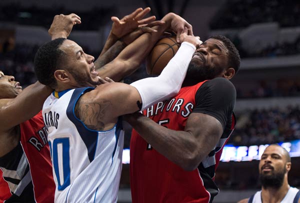 Mavericks edge Raptors 99-92