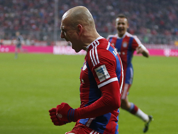 Robben helps goal-hungry Bayern keep Wolves from door