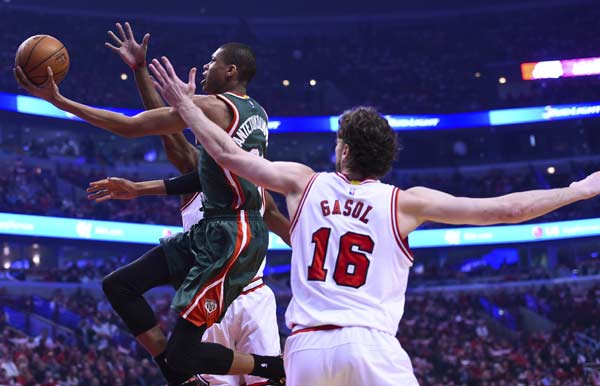 Butler scores 31, Bulls beat Bucks 91-82 to go up 2-0