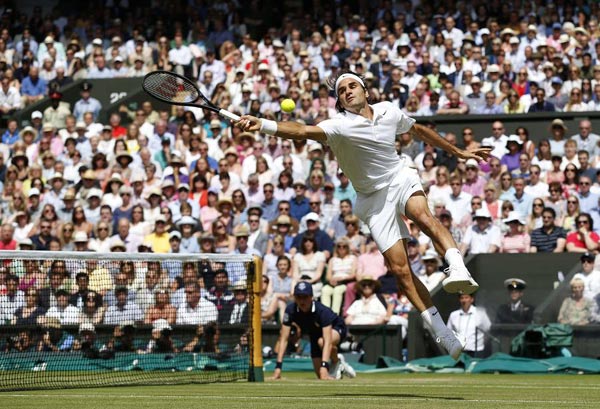 Selfie sticks banned at Wimbledon