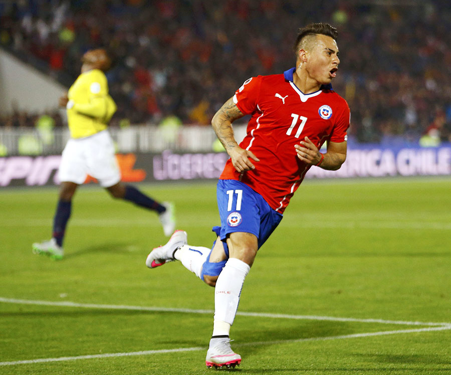 Vidal and Vargas lead Chile to opening Copa victory