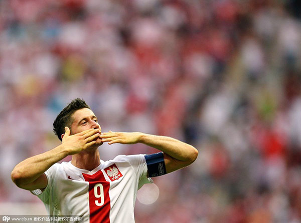 Lewandowski hat-trick helps Poland thrash Georgia