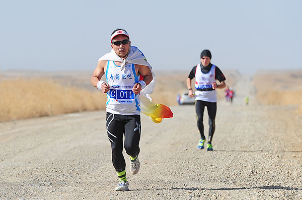 Gobi desert ultra-marathon held in Gansu