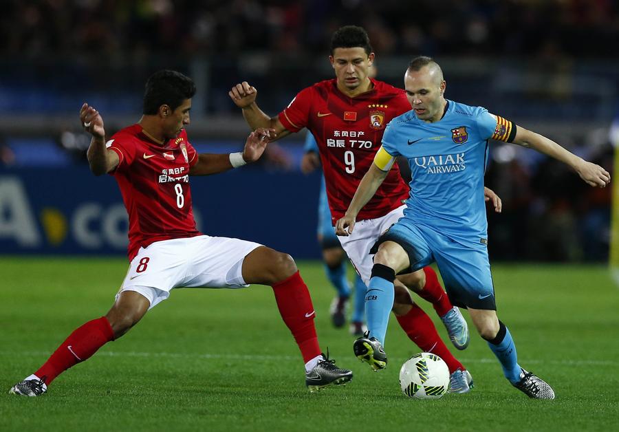 Suarez's hat-trick shuts out Evergrande from Club World Cup final