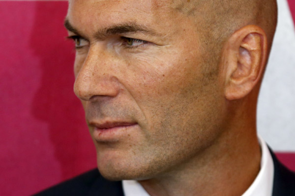 Club hero Zidane handed the Real hot seat[1]- 