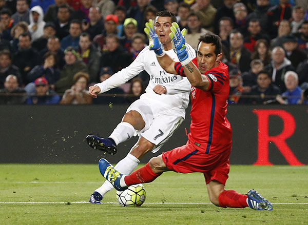 Defeat will not derail Barca's season, says Luis Enrique