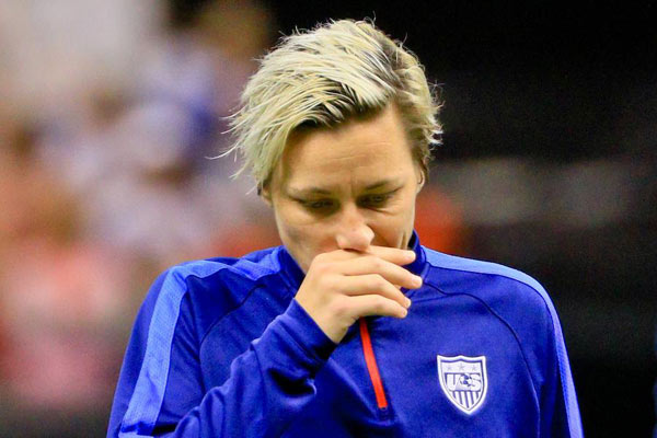 US women's soccer star Wambach arrested for DUI, apologizes