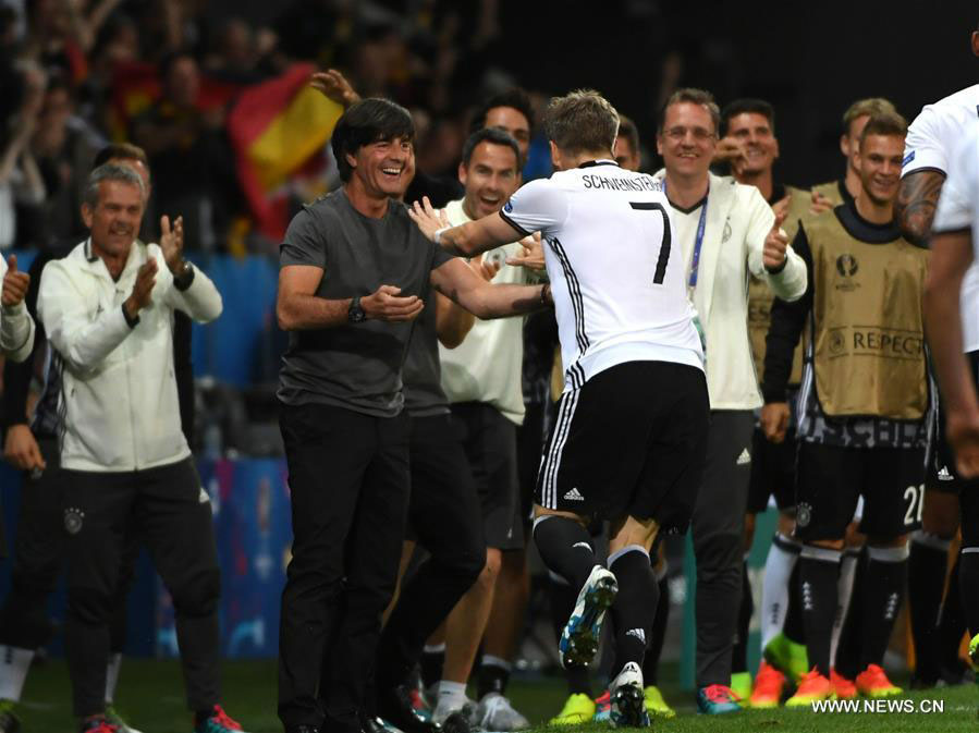 Germany beats Ukraine 2-0 at Euro 2016