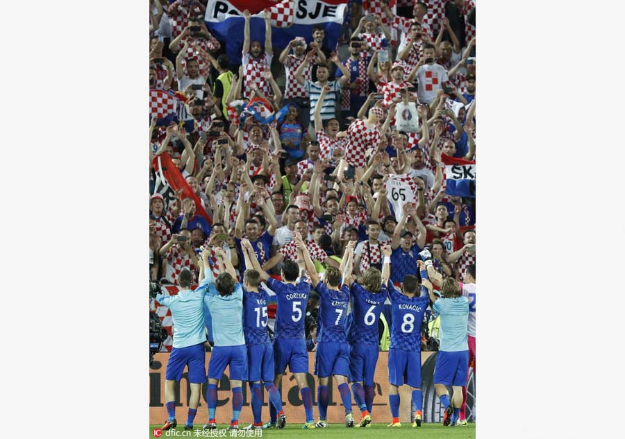 Croatia rally to stun Spain 2-1 to top Euro 2016 Group D