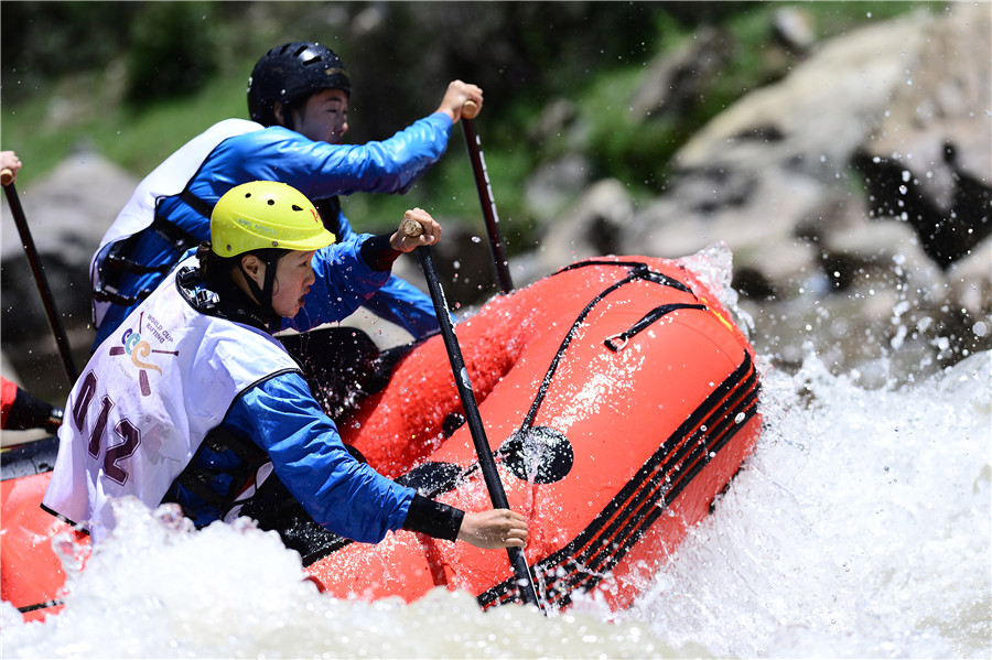 rafting to wind and waves