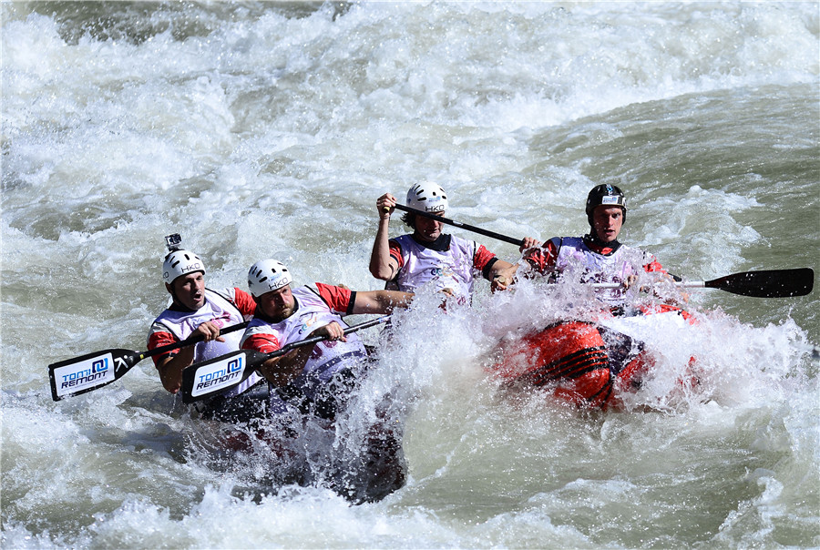 Rafting to wind and waves