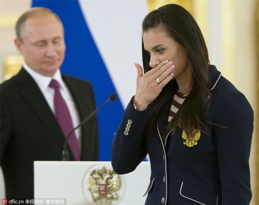 Olympic ban upheld, Isinbayeva mourns 'funeral of athletics'