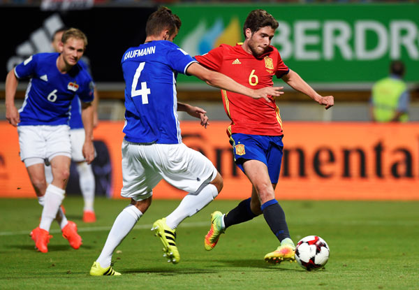 Easy win for Spain to kick off World Cup campaign