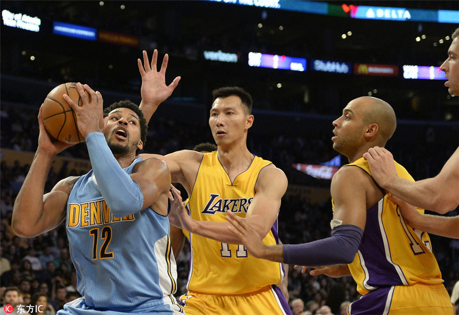 China's Yi shows up in Lakers' 1st preseason game