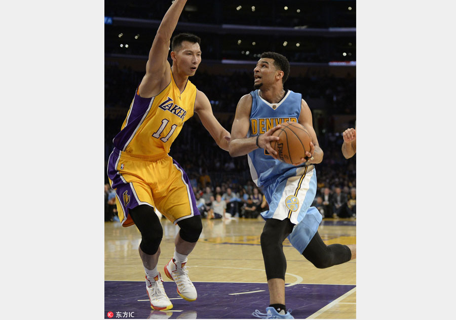 China's Yi shows up in Lakers' 1st preseason game