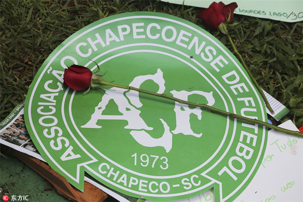 Brazilian soccer clubs offer players, assistance to Chapecoense