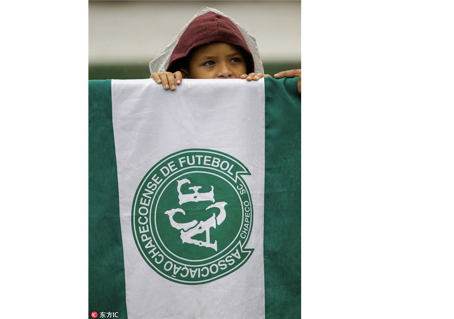 Brazil pays respects to Chapecoense in moving memorial