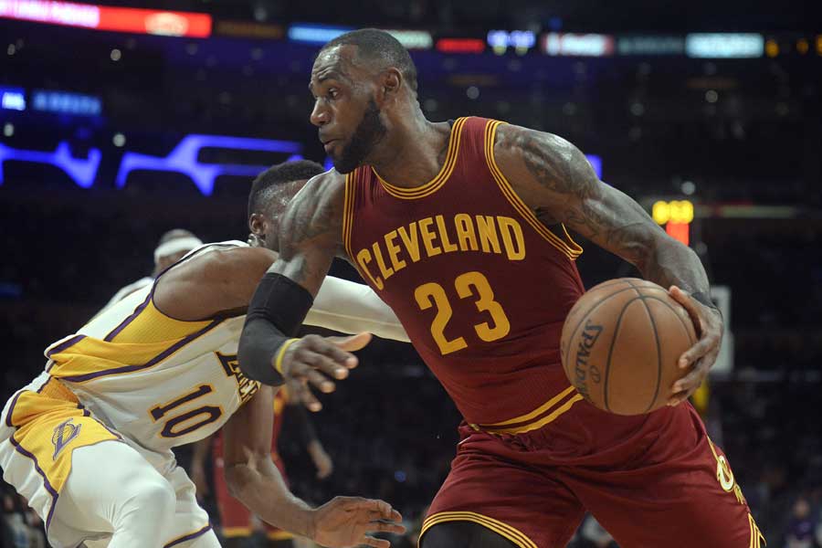 Kyrie gets 46, but Cavaliers barely beat Lakers, 125-120