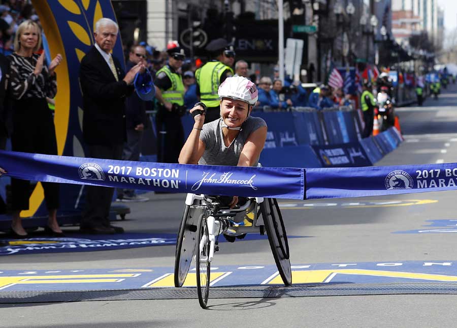 Kenyans sweep to victories at Boston Marathon