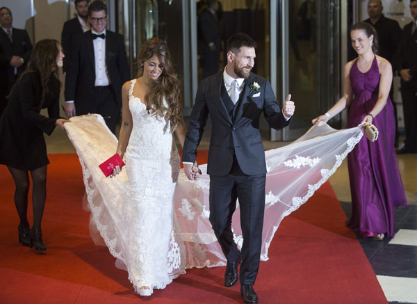Messi marries childhood sweetheart in Argentina hometown