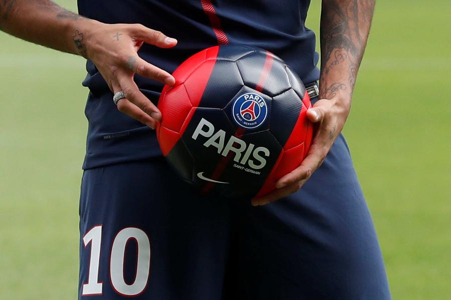 Not yet a great club, PSG signs big coup with Neymar