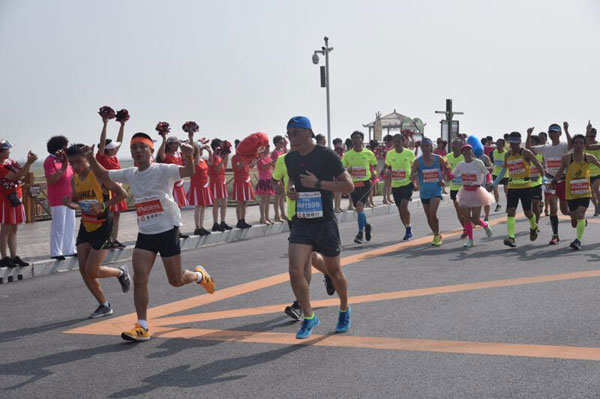 Colors accentuate Panjin Red Beach marathon