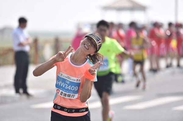 Colors accentuate Panjin Red Beach marathon