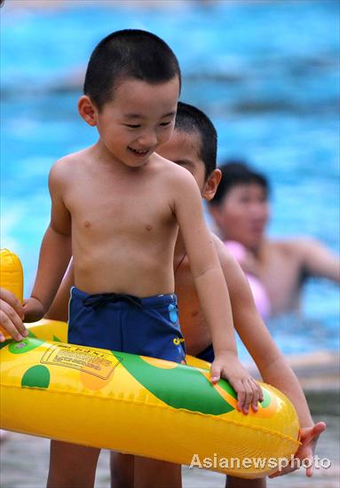 Pool time for Shenzhen kids