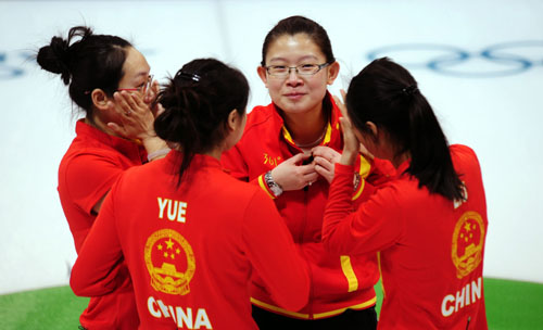 Women's curling holds off Switzerland for bronze