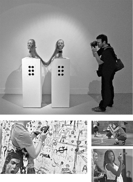 The fleeting photographers, caught on camera viewing art