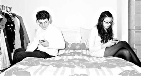 Couples set rules for web sharing