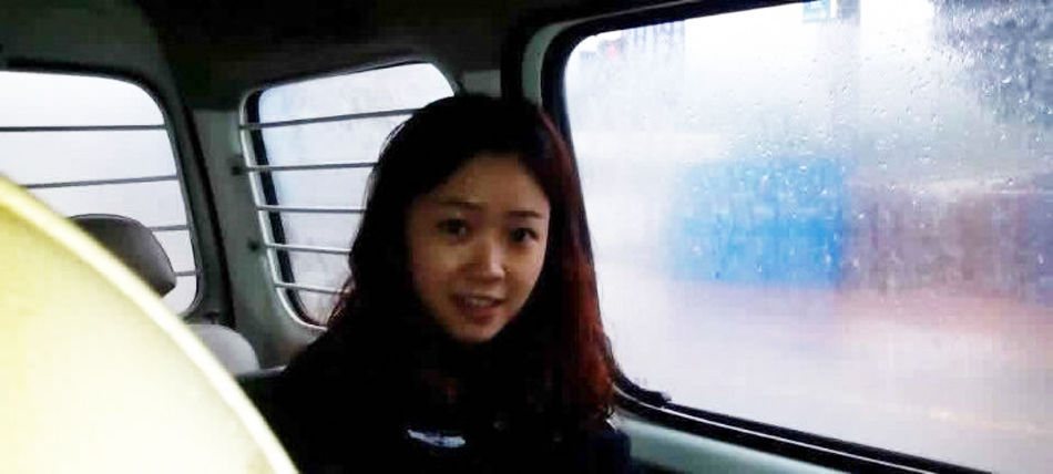 商贩称赞四川女神城管