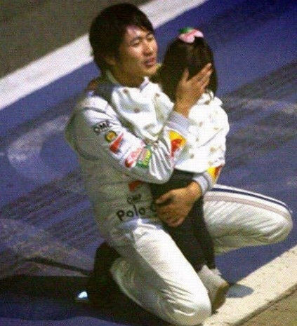 韩寒曝光女儿照片