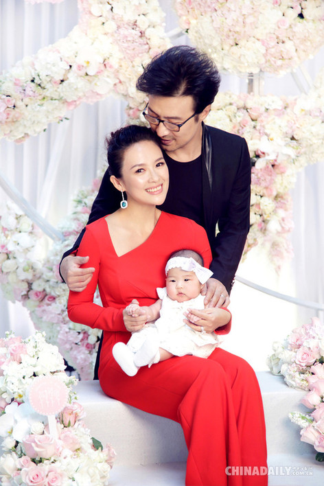 章子怡抱娃亮相赵薇为女庆生 明星如何养娃？