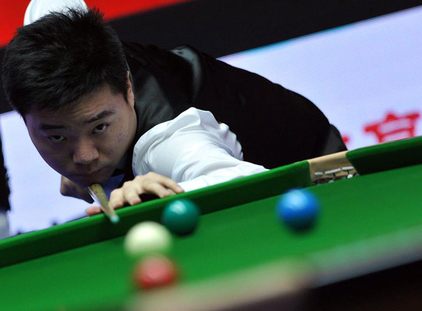 Ding ties snooker legendary Hendry's 5 single-