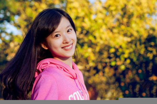“奶茶妹妹”海量生活照