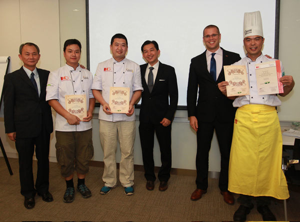 Sichuan cooking course ends in Beijing
