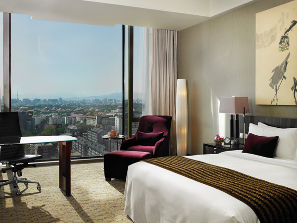 Deluxe room of Regent Beijing hotel. Photo provided to China Daily Regent Beijing named top hotel by Condé Nast Traveller