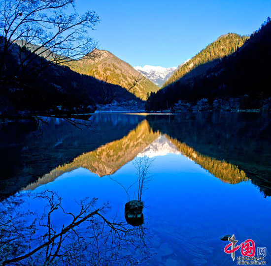 Amazing Jiuzhaigou Valley in winter