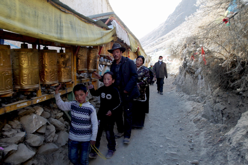 Tibet through the Lenses--Pious Pilgrims