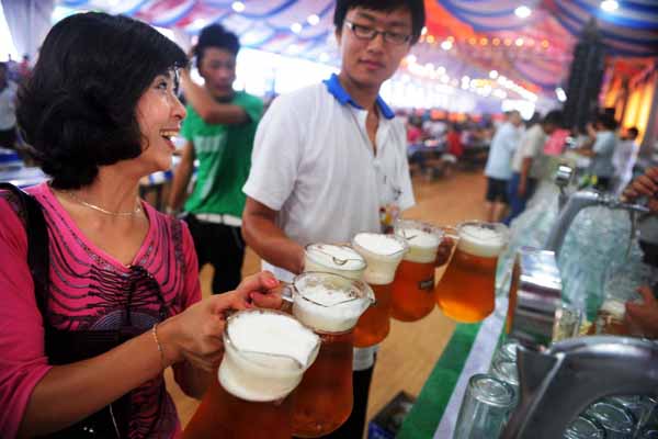 Beer fest kicks off in Qingdao