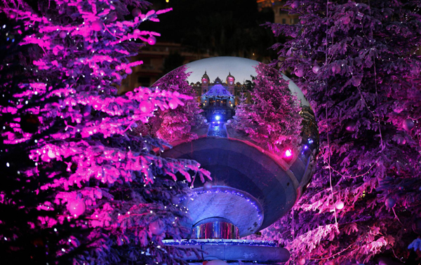 Monte Carlo illuminates for Christmas