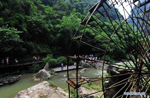 Sight-seeing resort in Xiling Gorge becomes popular tourist site